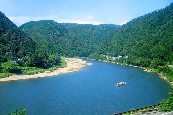 上川中流の峡谷・最上峡