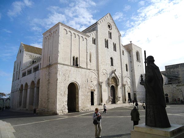 イタリア・バーリのサンニコラ教会