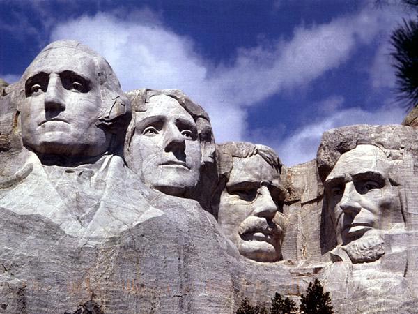 ラシュモア山国立記念公園にある四人の大統領の彫像
