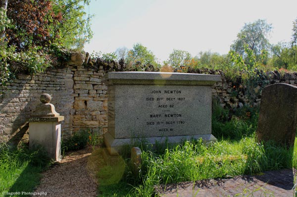 オルニー教会にあるジョン・ニュートンの墓