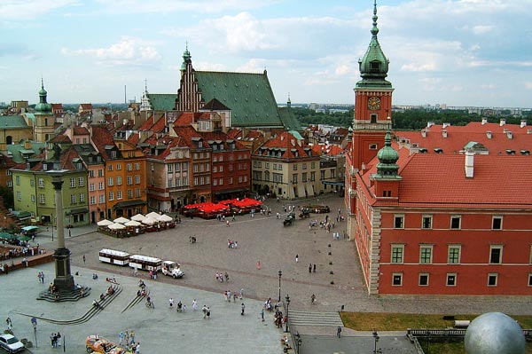 ポーランドの首都ワルシャワ 王宮前広場