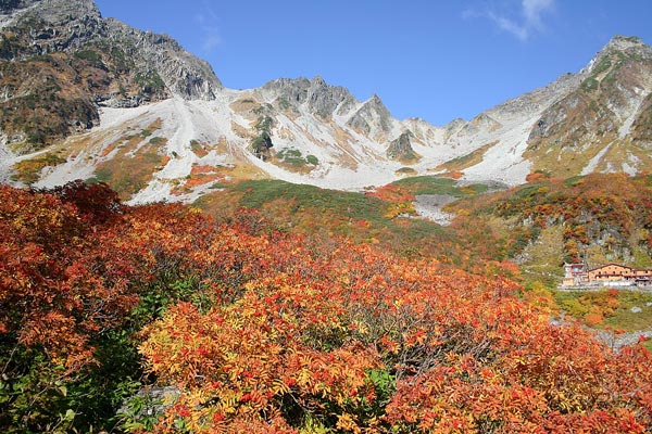 涸沢岳（からさわだけ）の紅葉