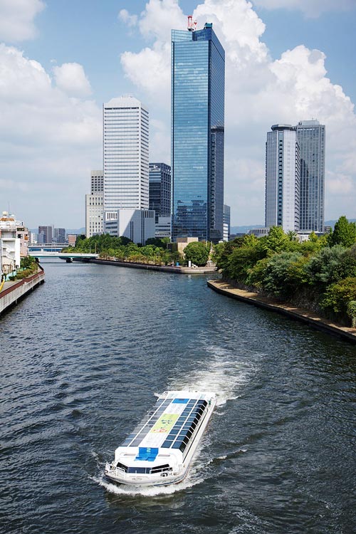寝屋川と大阪ビジネスパーク