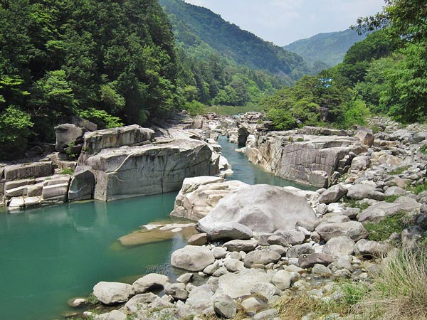 木曽川と寝覚の床