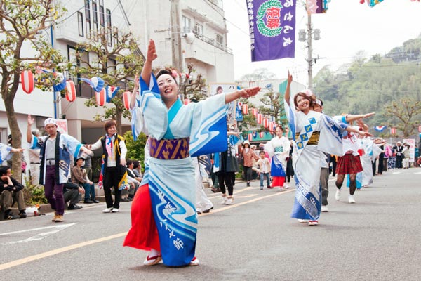 牛深ハイヤ祭り