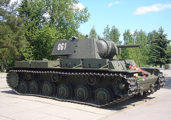 ソ連軍の重戦車 KV-1