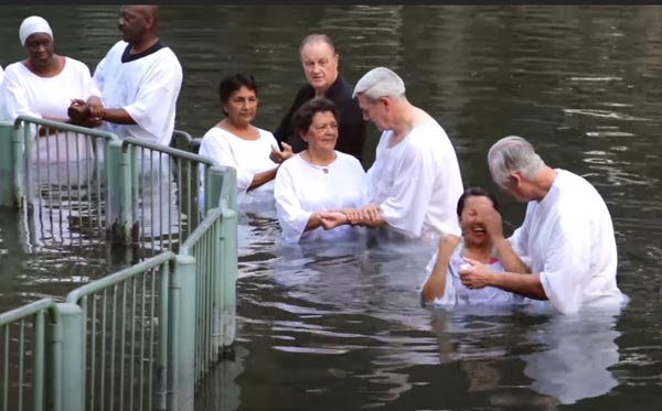 ヨルダン川での洗礼