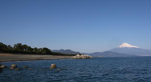 海と富士山