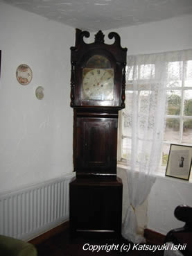ジョージ・ホテルの大きな古時計 全体像