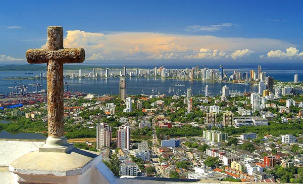 コロンビア北部の港町カルタヘナ