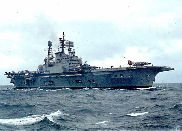 イギリス海軍の通常空母 アーク・ロイヤル HMS Ark Royal
